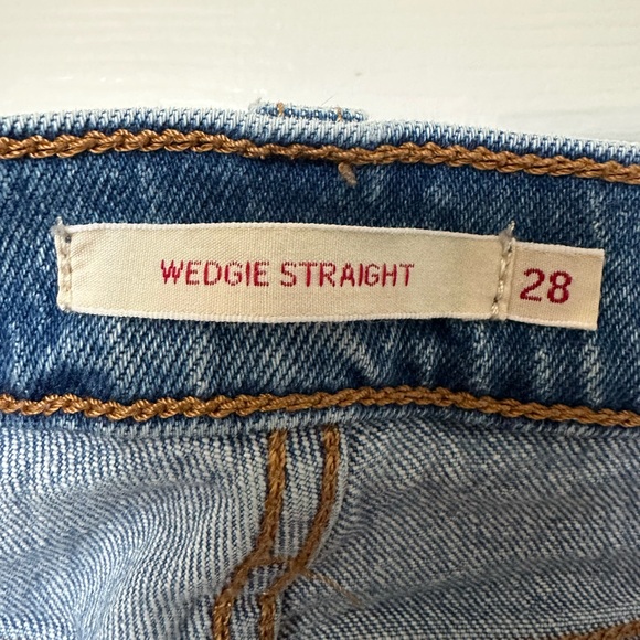 Levi’s Wedgie Straight Jeans - Picture 4 of 5